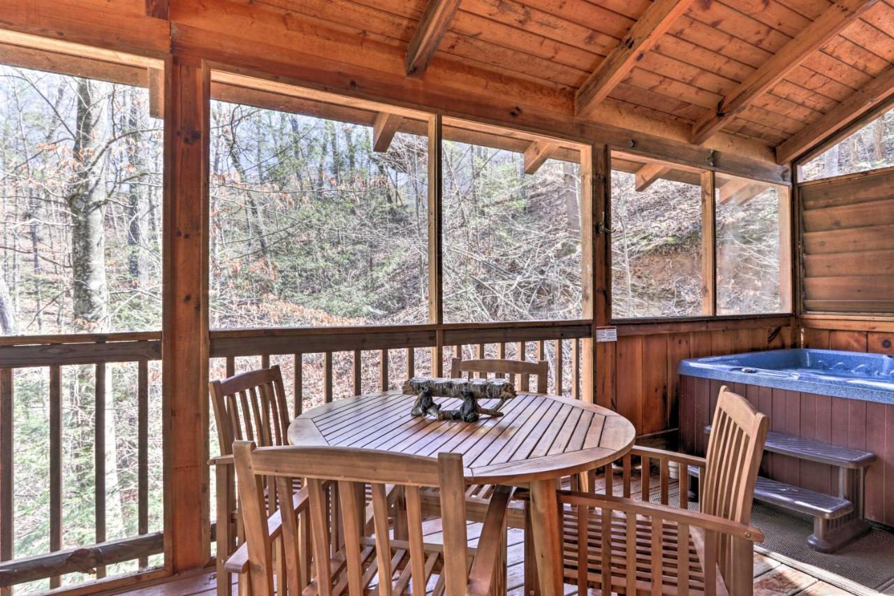 Vila Cozy Cabin With Hot Tub In The Heart Of Pigeon Forge Exteriér fotografie
