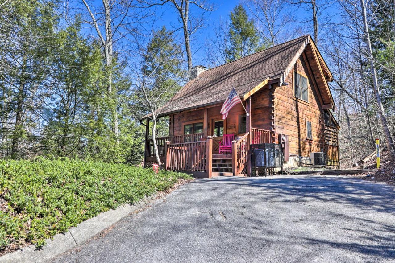Vila Cozy Cabin With Hot Tub In The Heart Of Pigeon Forge Exteriér fotografie