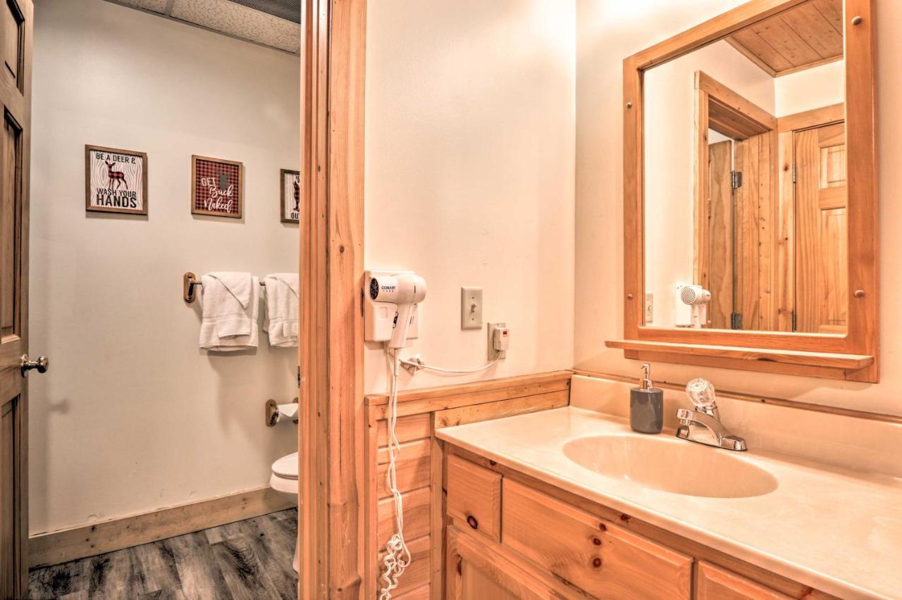 Vila Cozy Cabin With Hot Tub In The Heart Of Pigeon Forge Exteriér fotografie